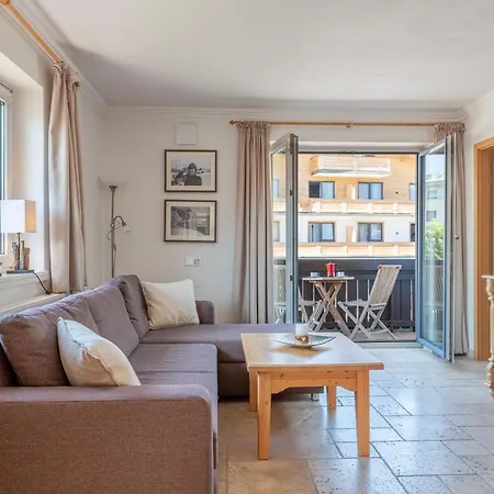 Kitz Thirty Nine Apartment *